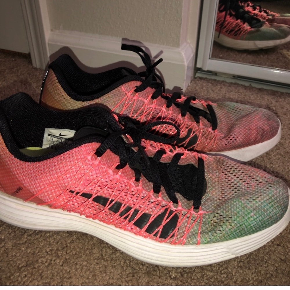 NIKE LUNARLON SIZE 10